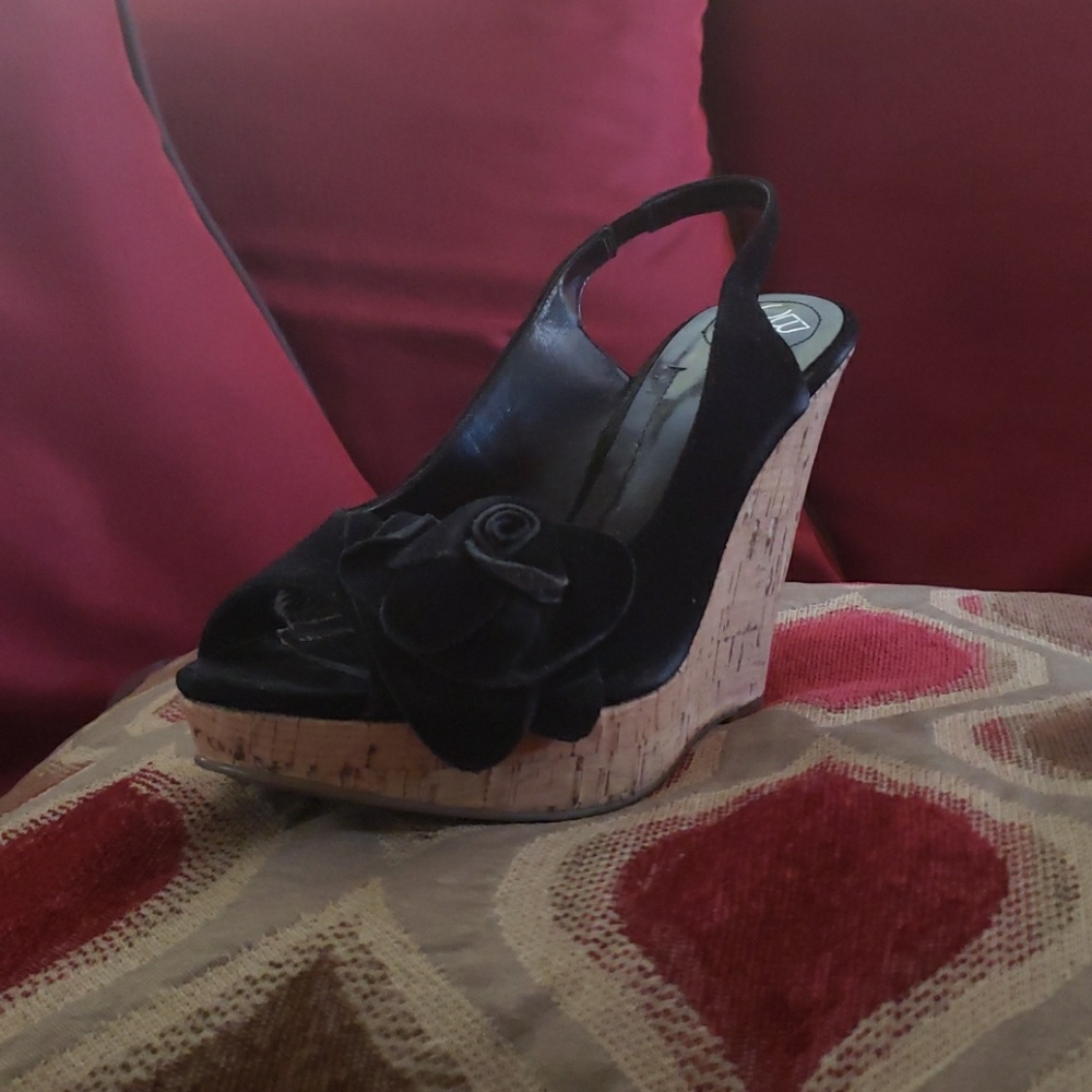 Shoes - Picture 3 of 3